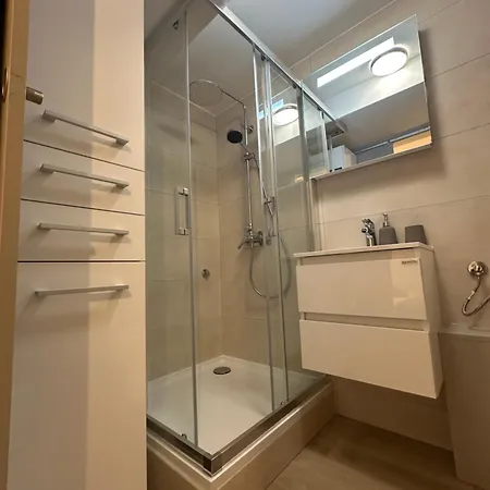 Paradise For Two זאדאר