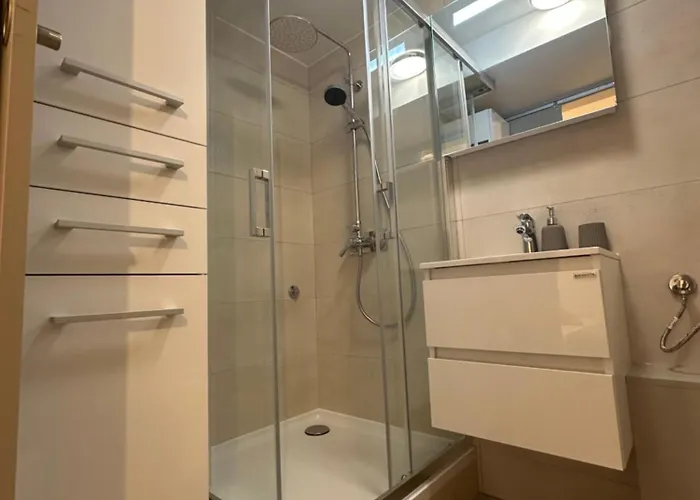 Paradise For Two Задар